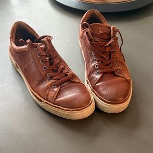 Allen Edmond MEN’s Porter City Derby Lace-up Sneaker.